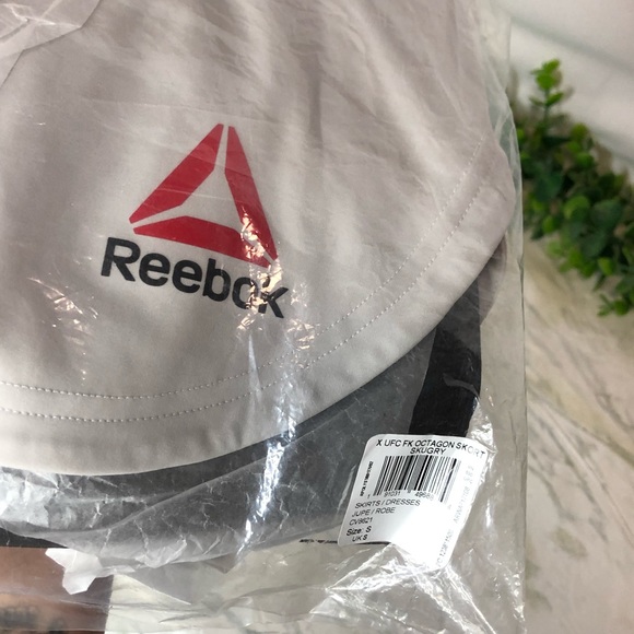 Reebok Women's UFC Fight Night Authentic Octagon Skort Size S - Picture 5 of 7